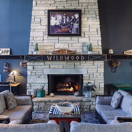 Wildwood Lodge & Suites Clive Esterno foto