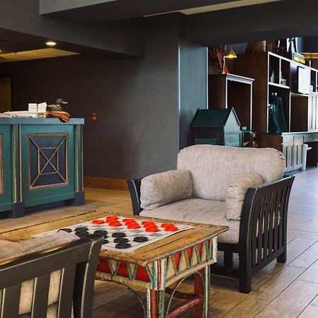Wildwood Lodge & Suites Clive Esterno foto