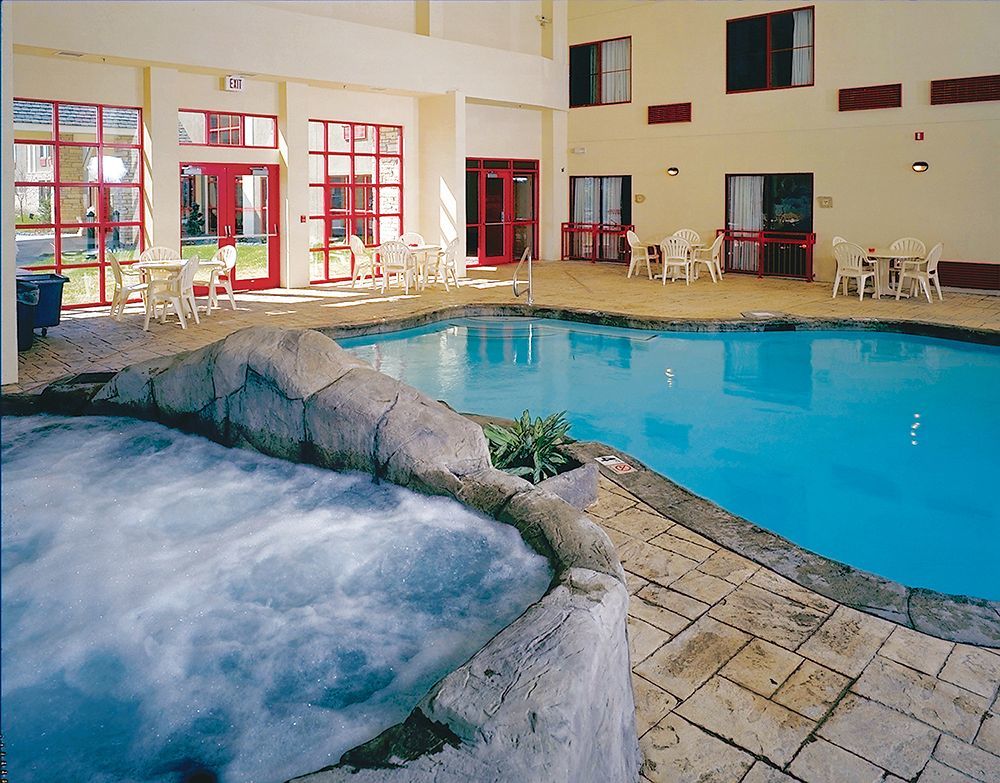 Wildwood Lodge & Suites Clive Servizi foto