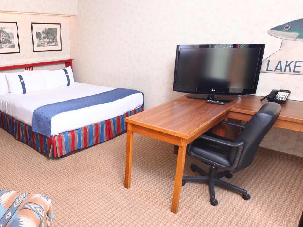 Wildwood Lodge & Suites Clive Esterno foto