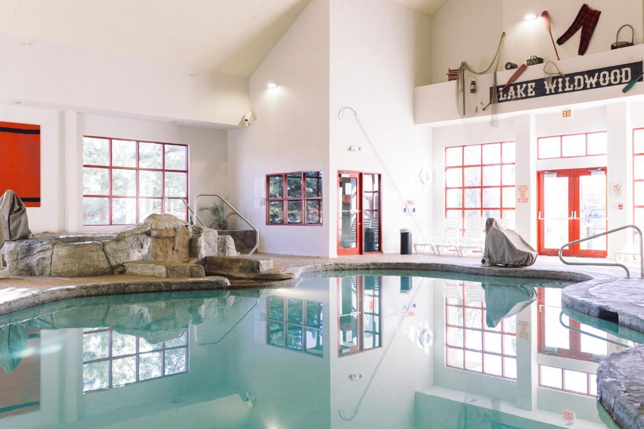 Wildwood Lodge & Suites Clive Esterno foto