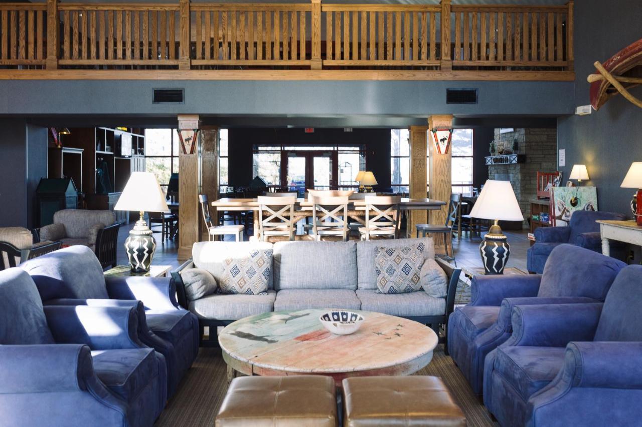 Wildwood Lodge & Suites Clive Esterno foto