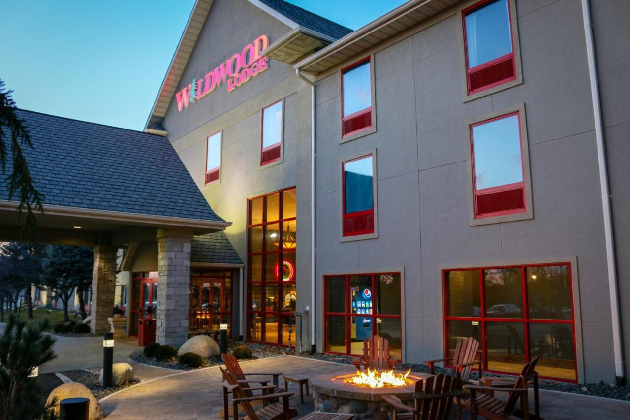 Wildwood Lodge & Suites Clive Esterno foto