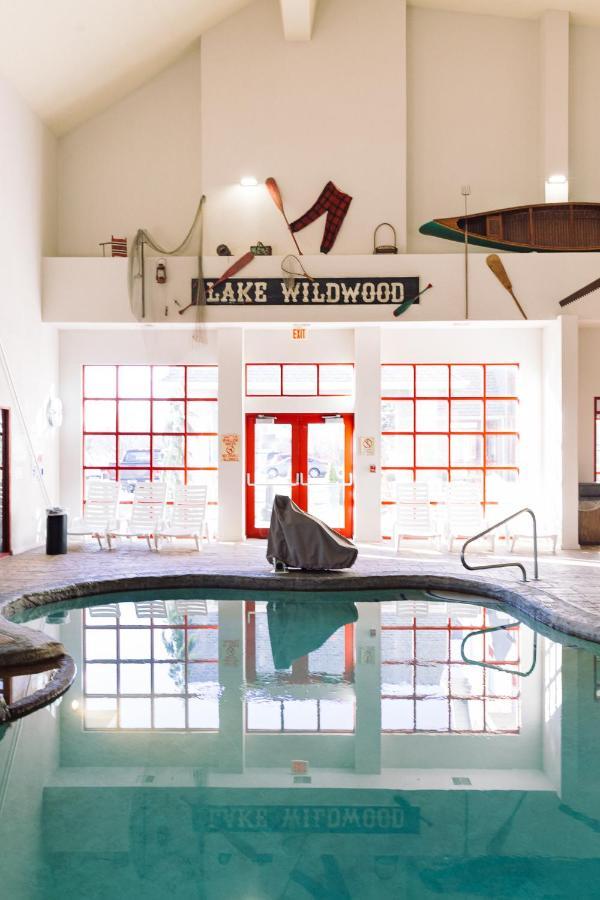 Wildwood Lodge & Suites Clive Esterno foto